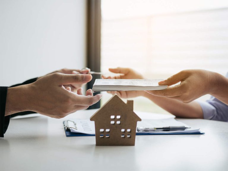 Utilizing Social Media to Showcase Your Property and Generate Interest