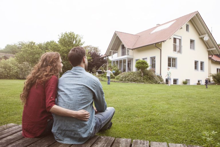 Choosing the Right Time to List Your Home for a Quick Sale